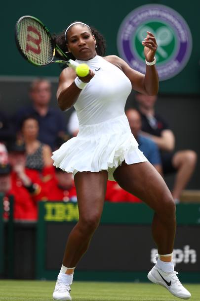 Serena Williams in azione contro Amra Sadikovic (Getty Images)